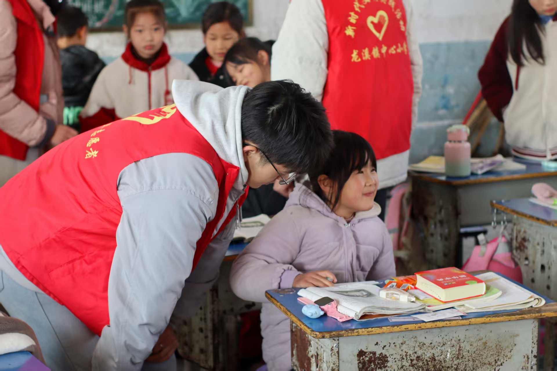 图片五：标语创作指导现场 作者 戴琦.jpg